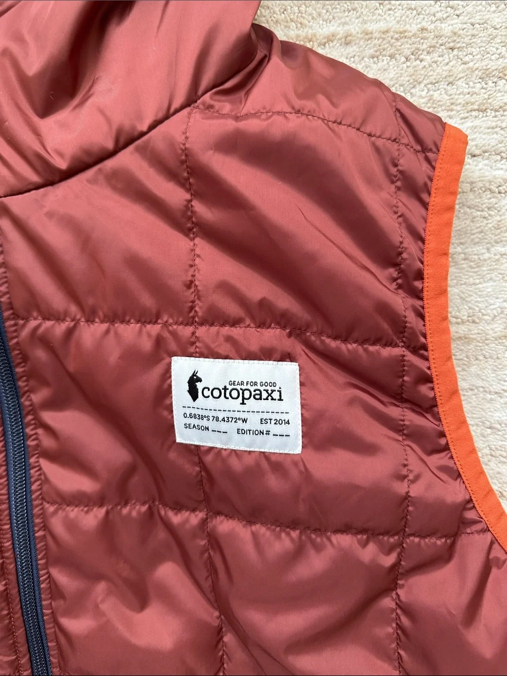 Like New Cotopaxi Teca Calido Hooded Vest Reversible Insulated Pink Brown Large